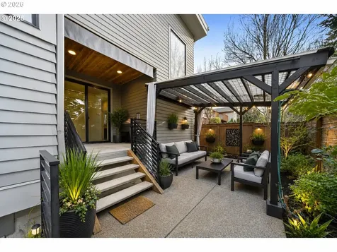 3970 SE Reedway Street Portland OR 97202