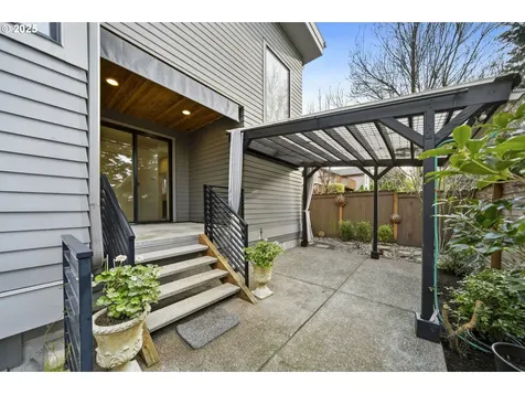 3970 SE Reedway Street Portland OR 97202