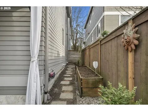 3970 SE Reedway Street Portland OR 97202