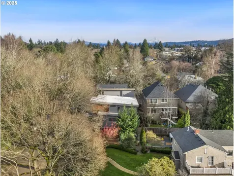 3970 SE Reedway Street Portland OR 97202