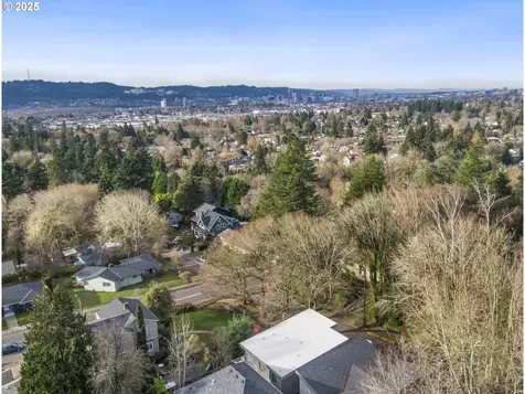 3970 SE Reedway Street Portland OR 97202