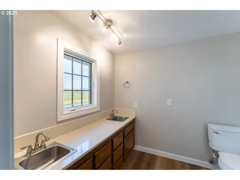 10001 SE Amity-dayton Highway Mcminnville OR 97128