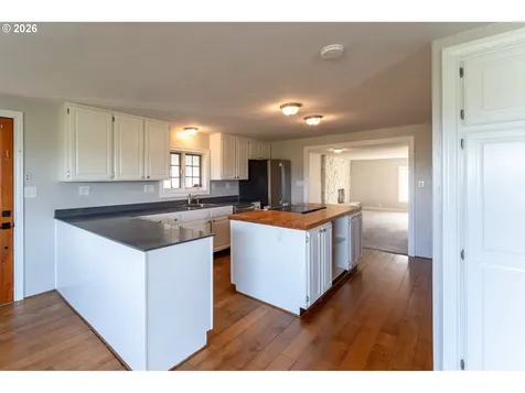 10001 SE Amity-dayton Highway Mcminnville OR 97128