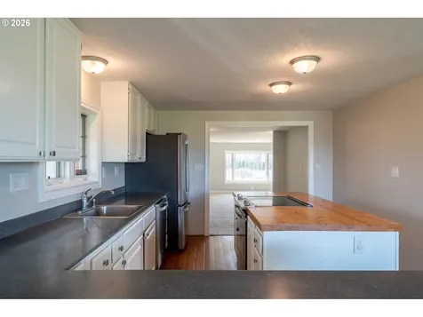 10001 SE Amity-dayton Highway Mcminnville OR 97128