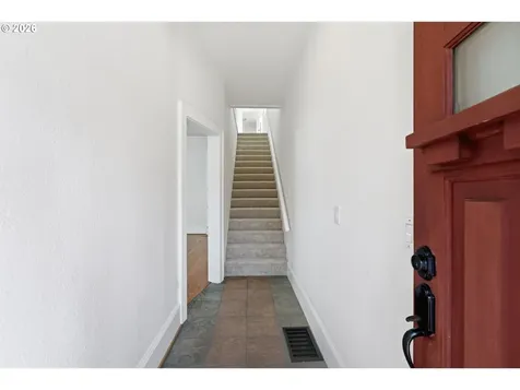 73 NE Hancock Street Portland OR 97212