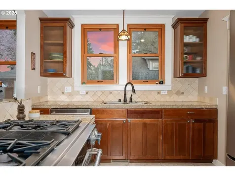 206 W 20th Street Vancouver WA 98660