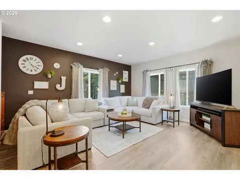 346 SW Mt Mazama Street Mcminnville OR 97128