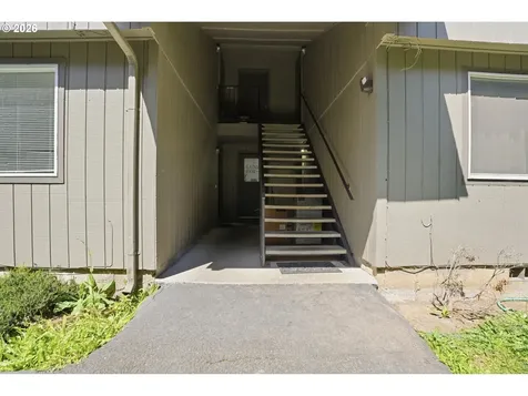 1715 SE 9th Avenue Camas WA 98607
