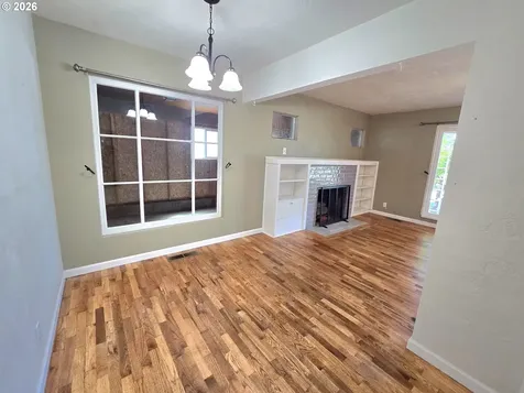 1642 NW Almond Avenue Roseburg OR 97471