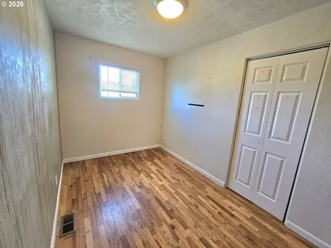 1642 NW Almond Avenue Roseburg OR 97471
