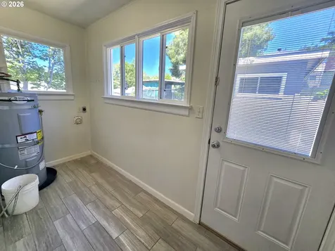 1642 NW Almond Avenue Roseburg OR 97471