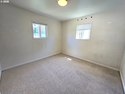 1642 NW Almond Avenue Roseburg OR 97471