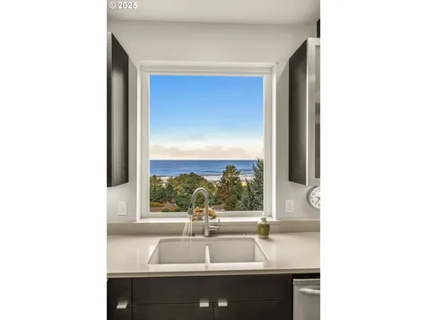 121 Greenhill Drive Yachats OR 97498