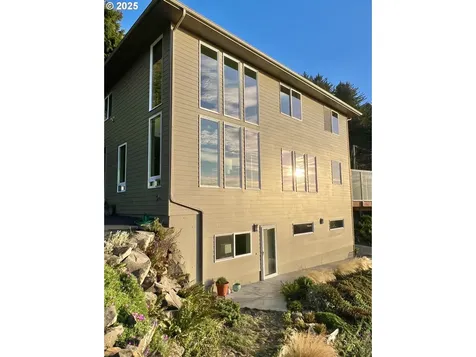 121 Greenhill Drive Yachats OR 97498