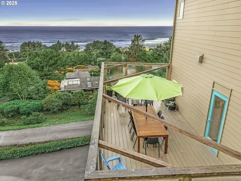 121 Greenhill Drive Yachats OR 97498
