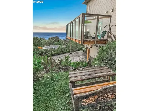 121 Greenhill Drive Yachats OR 97498