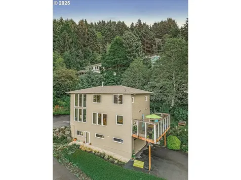 121 Greenhill Drive Yachats OR 97498