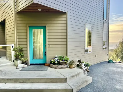121 Greenhill Drive Yachats OR 97498