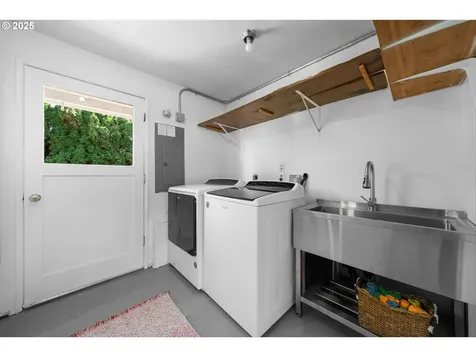 2739 NE Elaine Drive Mcminnville OR 97128