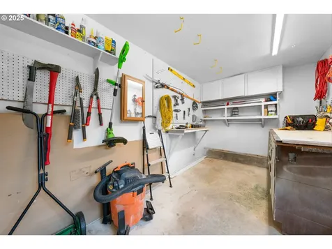 2739 NE Elaine Drive Mcminnville OR 97128