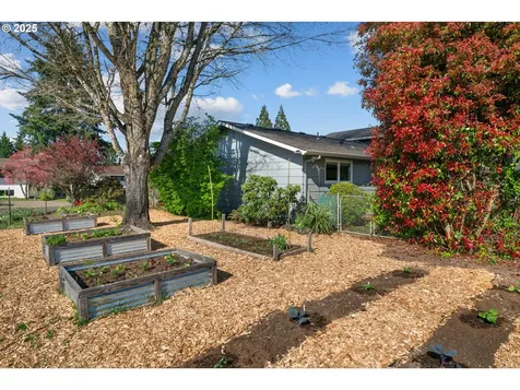 2739 NE Elaine Drive Mcminnville OR 97128