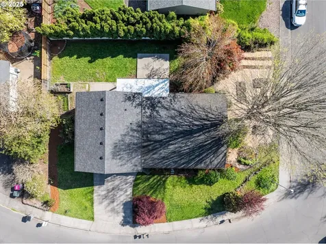 2739 NE Elaine Drive Mcminnville OR 97128