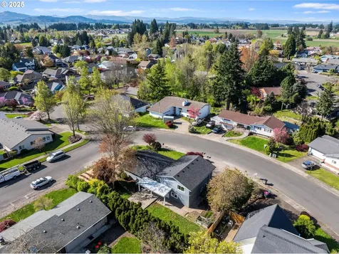 2739 NE Elaine Drive Mcminnville OR 97128