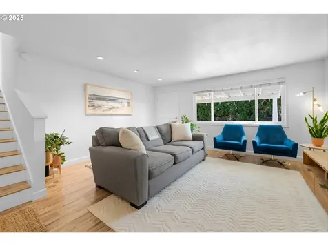 2739 NE Elaine Drive Mcminnville OR 97128