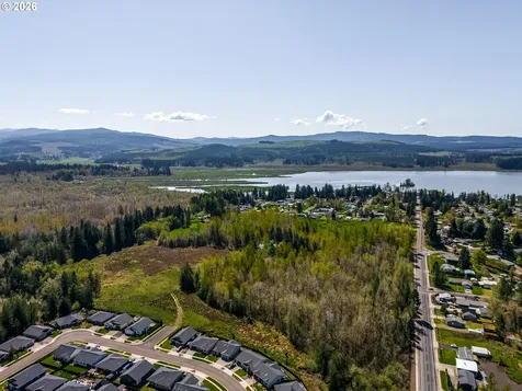 400 Hall Road Silver Lake WA 98645