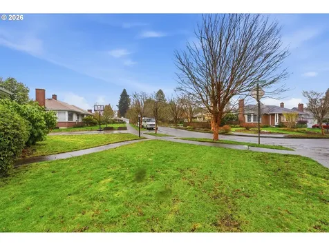 4801 SE Ankeny Street Portland OR 97215