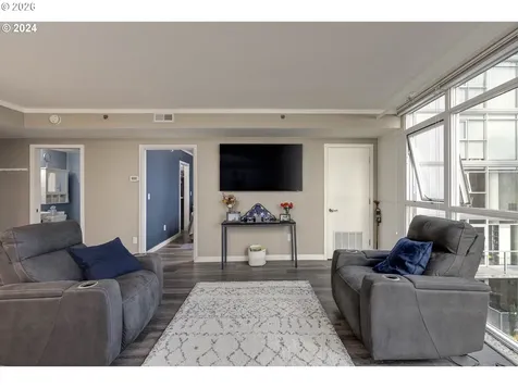 533 NE Holladay Street Portland OR 97232