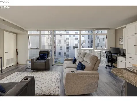 533 NE Holladay Street Portland OR 97232