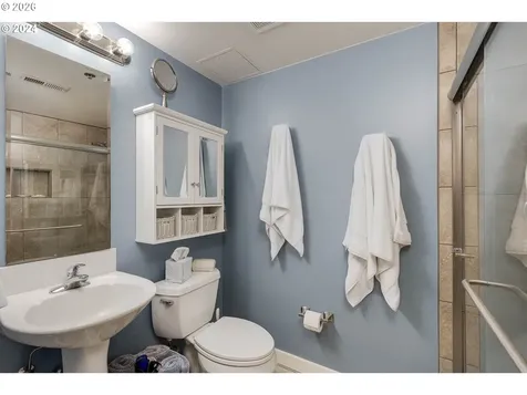 533 NE Holladay Street Portland OR 97232