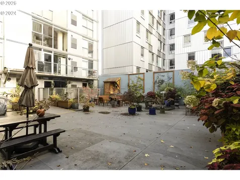 533 NE Holladay Street Portland OR 97232