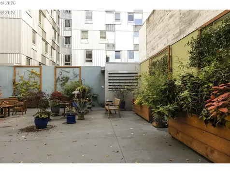 533 NE Holladay Street Portland OR 97232