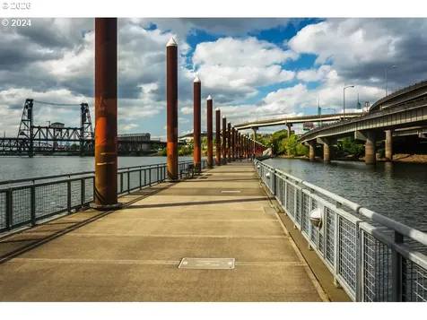 533 NE Holladay Street Portland OR 97232