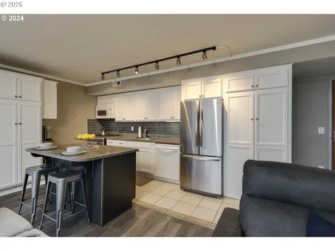 533 NE Holladay Street Portland OR 97232