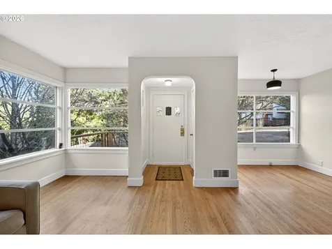 11811 SW 34th Avenue Portland OR 97219