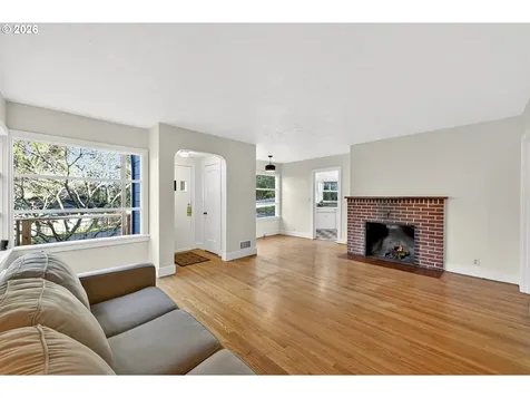 11811 SW 34th Avenue Portland OR 97219