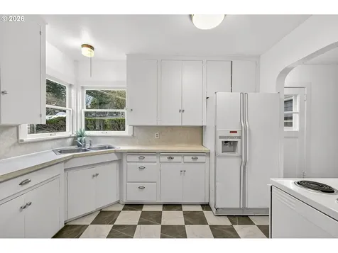 11811 SW 34th Avenue Portland OR 97219