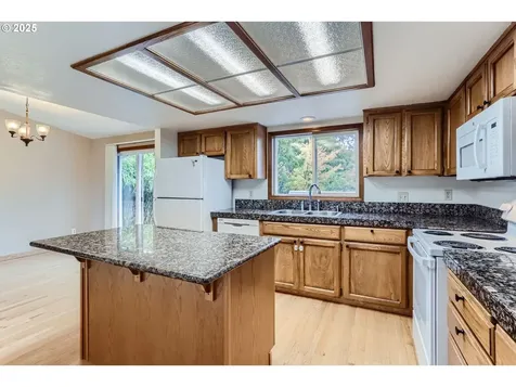 6518 SW 35th Avenue Portland OR 97221