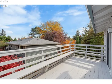 6518 SW 35th Avenue Portland OR 97221