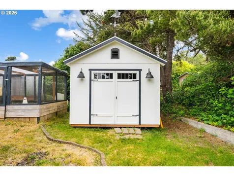 87748 Terrace View Drive Florence OR 97439