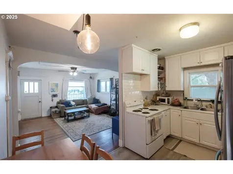 2320 5th Street NE Salem OR 97301