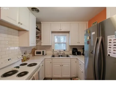2320 5th Street NE Salem OR 97301