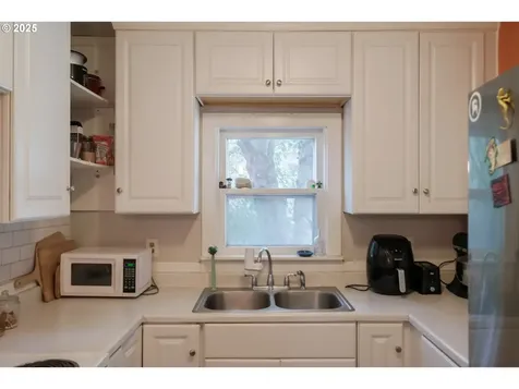 2320 5th Street NE Salem OR 97301