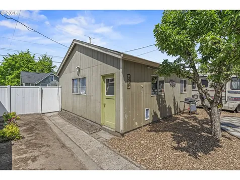 531 16th Avenue Longview WA 98632