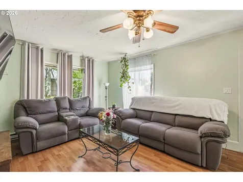 531 16th Avenue Longview WA 98632