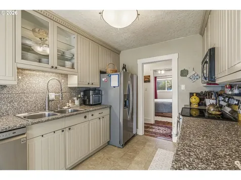 531 16th Avenue Longview WA 98632