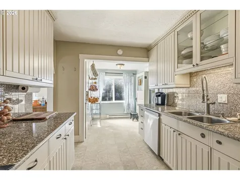 531 16th Avenue Longview WA 98632